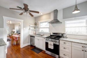 houston heights overnight stay with kitchen