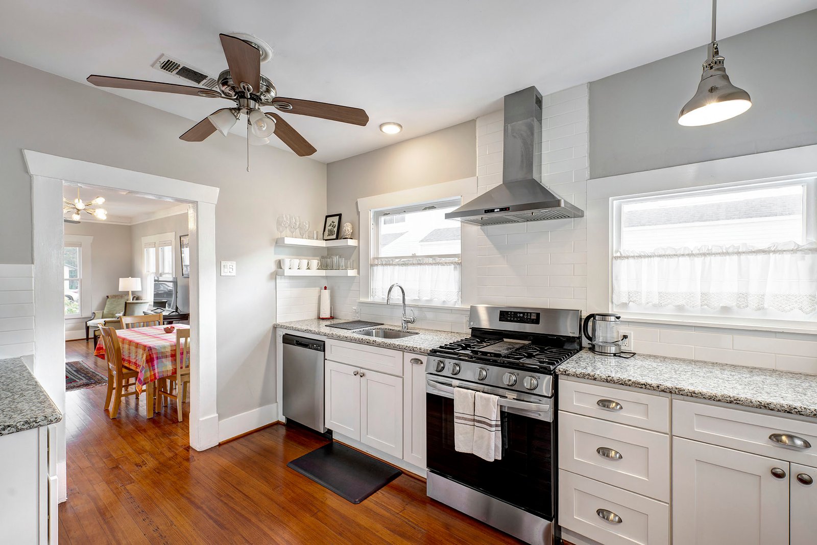 houston heights overnight stay with kitchen