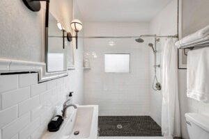houston heights overnight stay bathoom